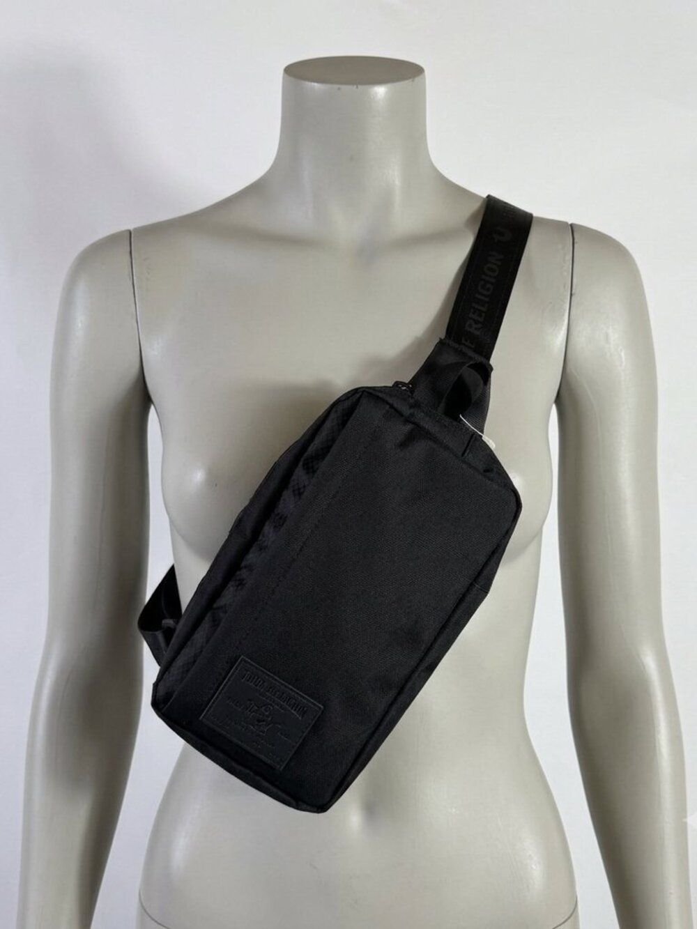 True Religion Balck Crossbody Sling Bag Ajustable logo Strap Rubber Patch Logo